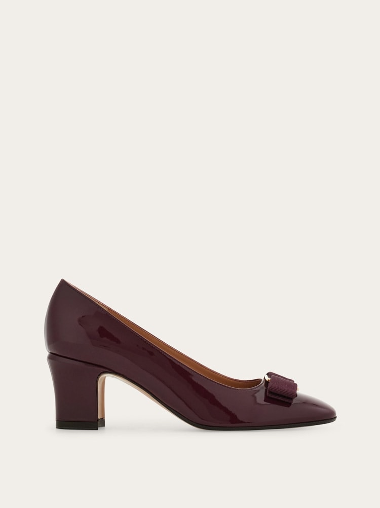 Vara bow block heel pump