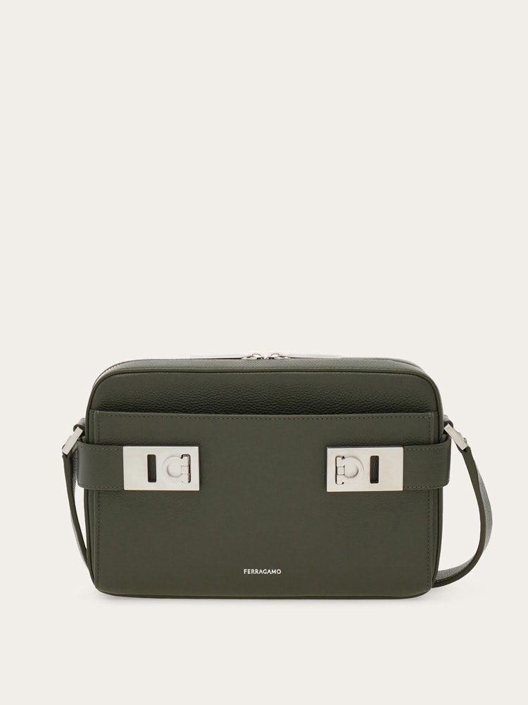 Hug buckle messenger bag