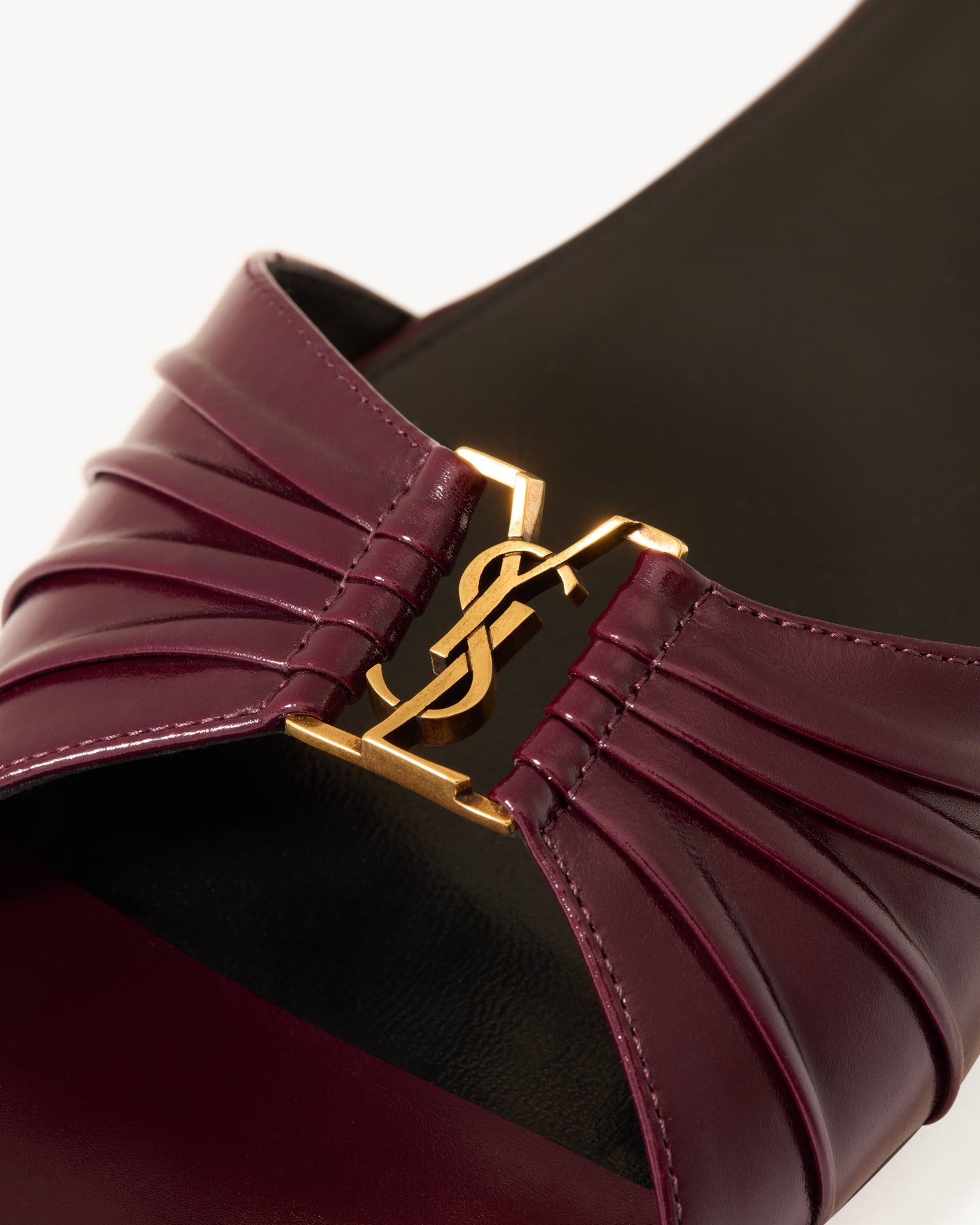 BABYLONE slides in smooth leather