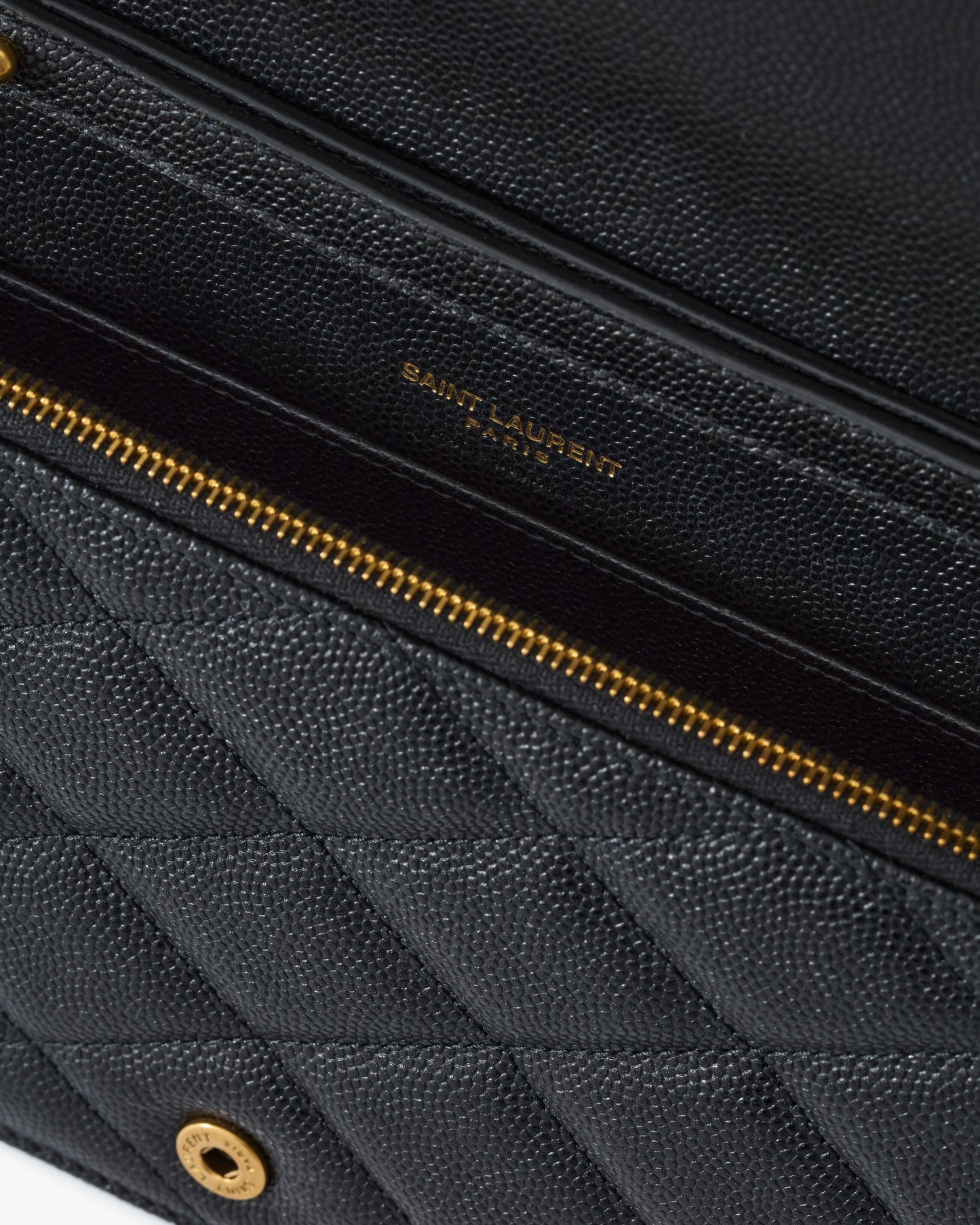 PARIS chain wallet in GRAIN DE POUDRE leather