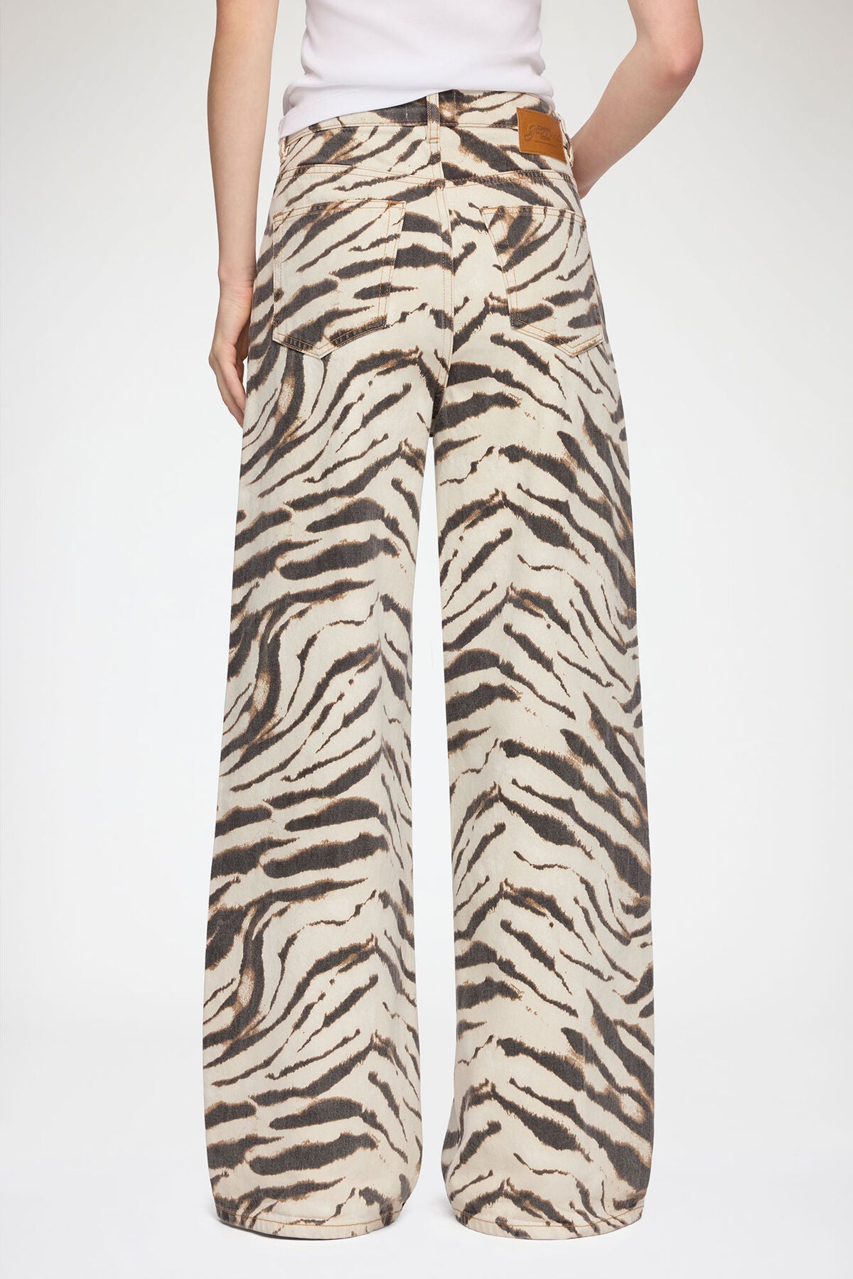 Lari Wide Jeans in Zebra Denim