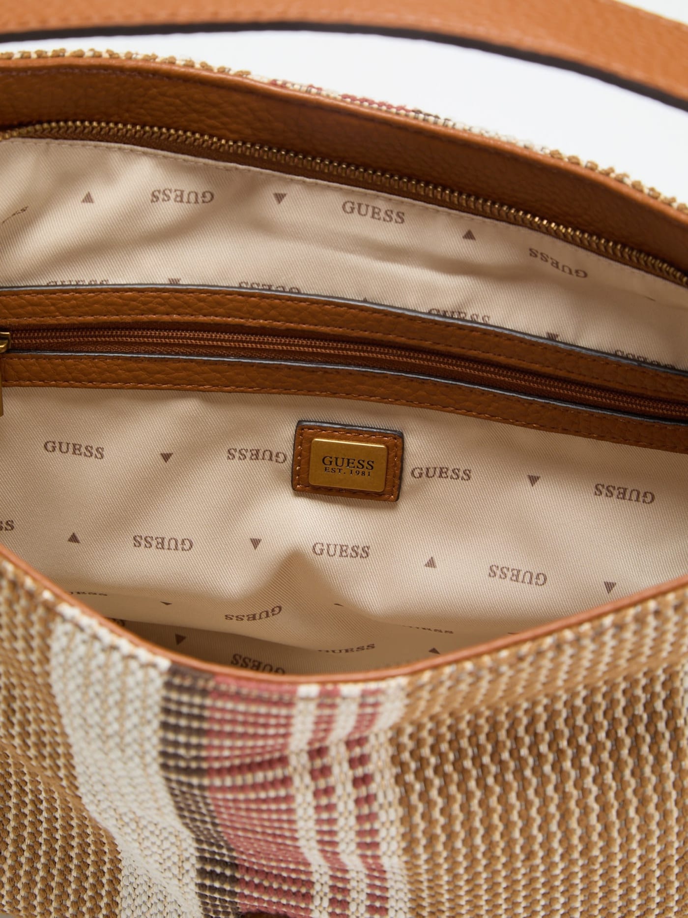 Camden medium shoulder bag