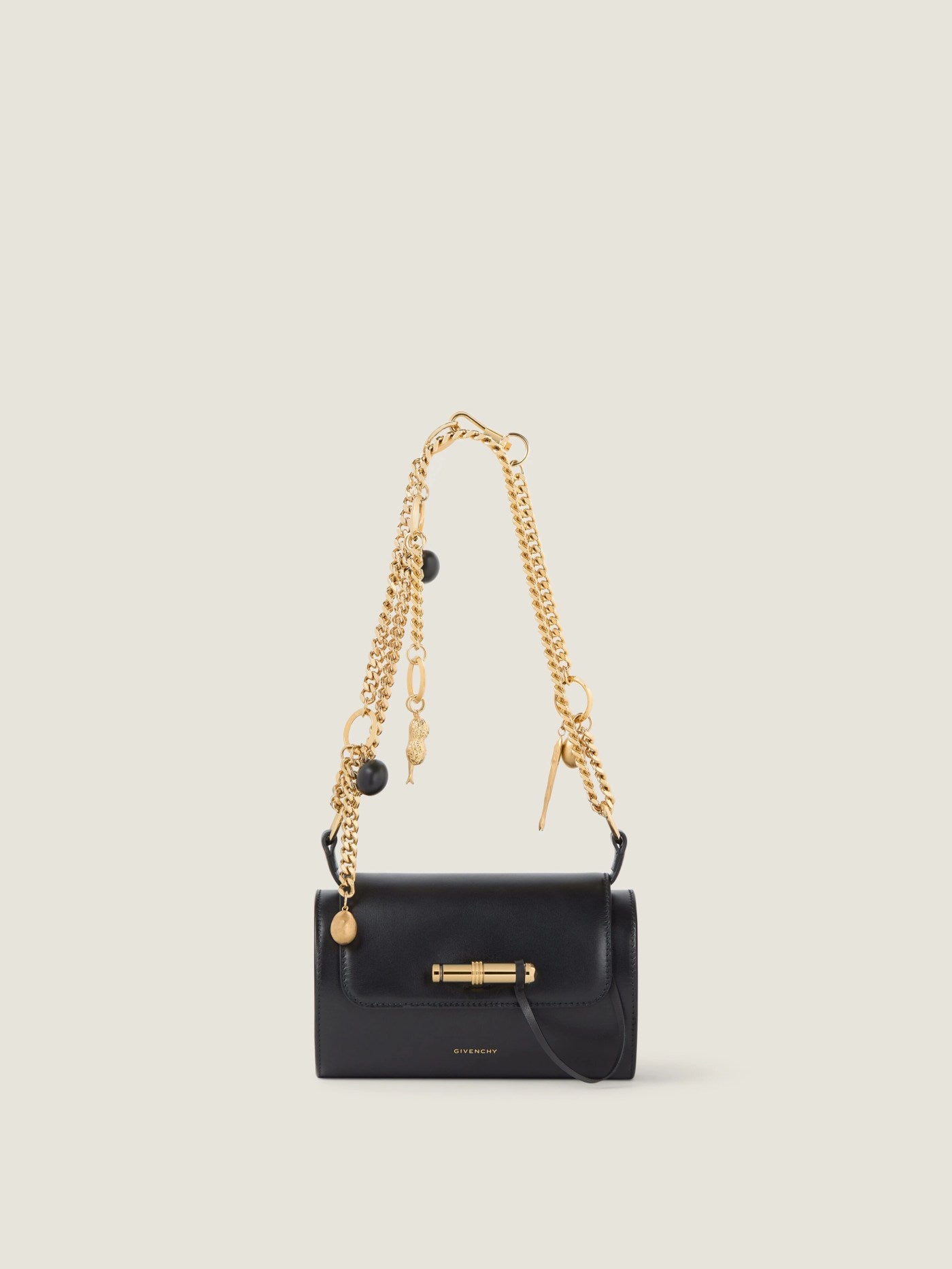 Pout small bag in leather with lucky charms chain