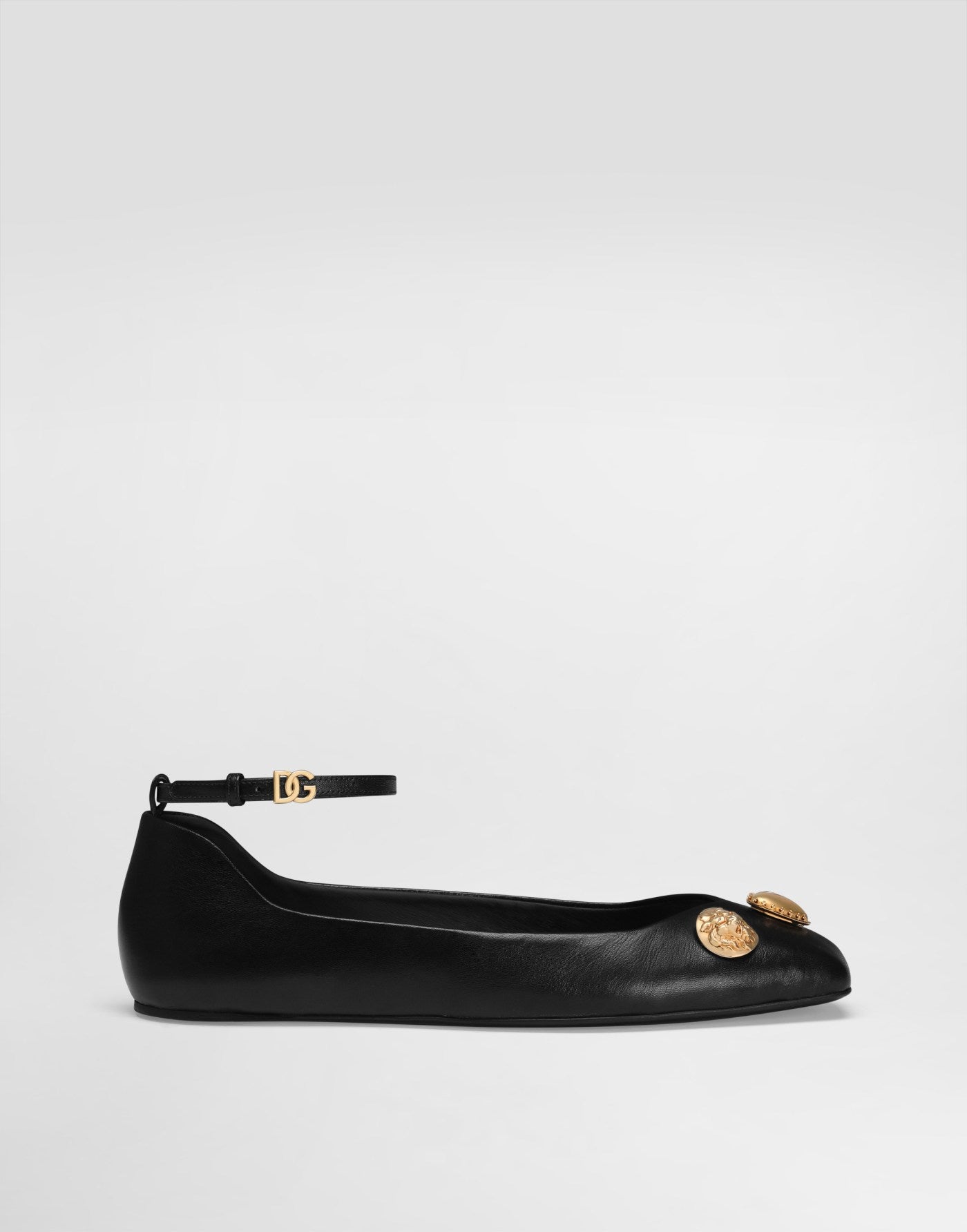 Leather ballet flats with embroidery