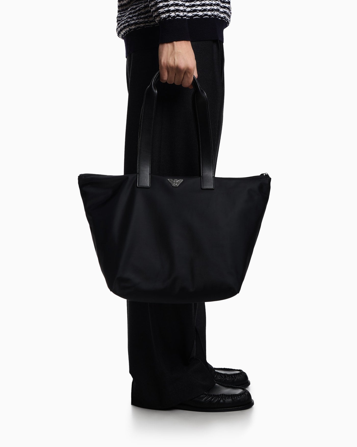 Recycled nylon tote bag with pouch man
