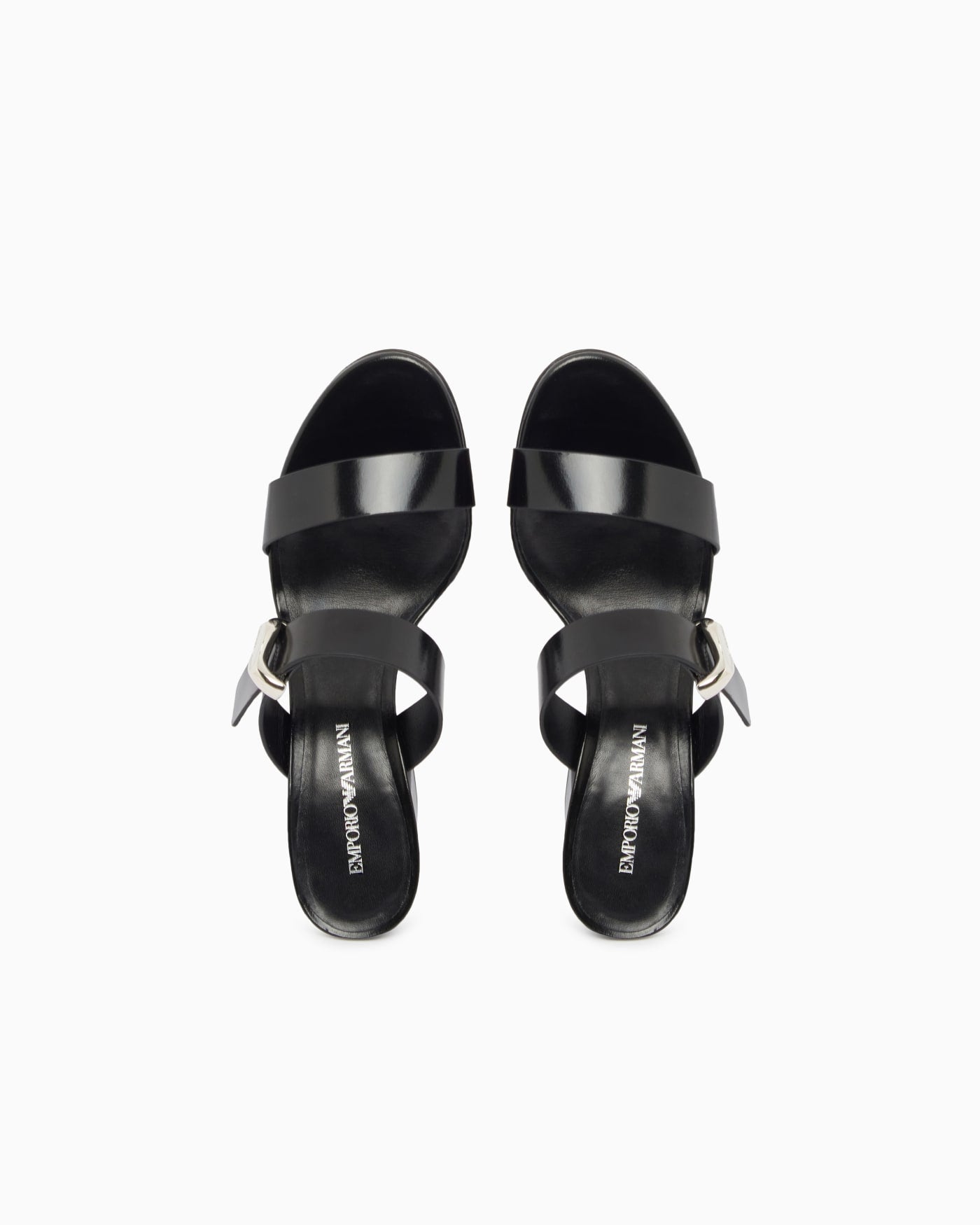 Shiny polished leather sandals with heel