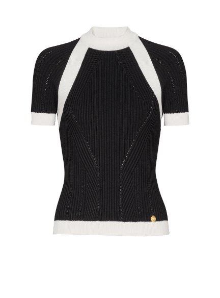 Short-sleeved knit top