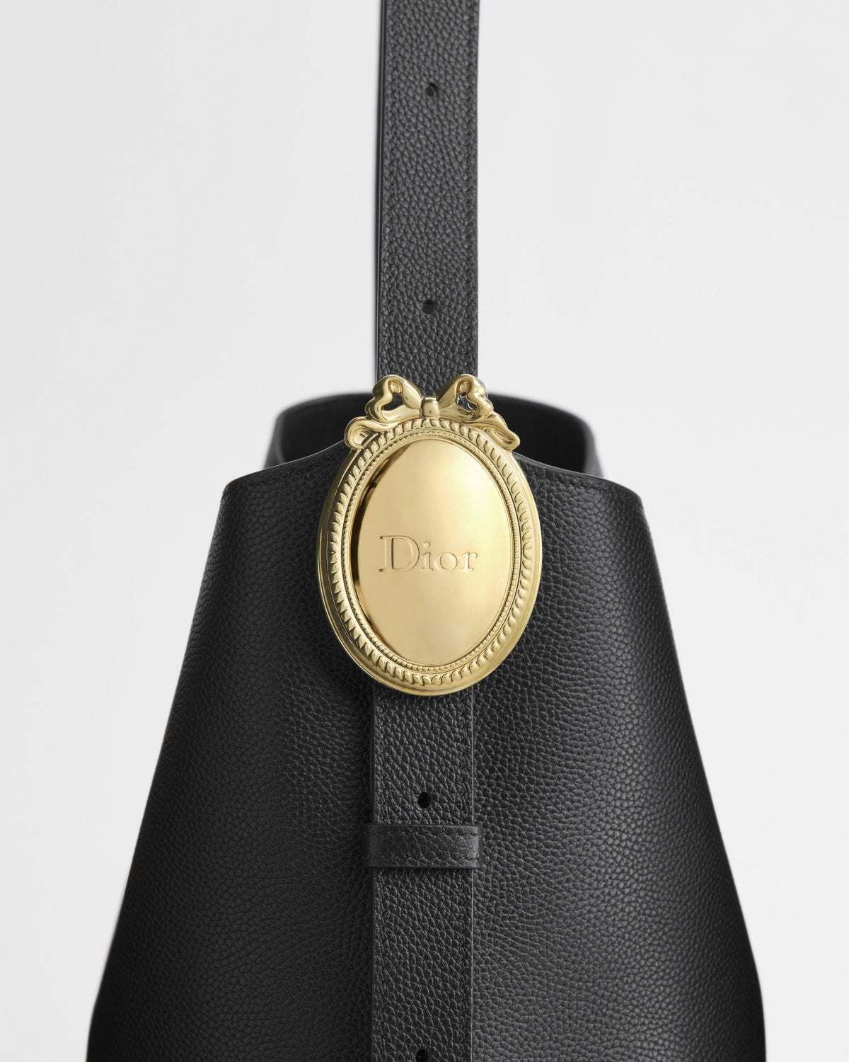 Medium Dior Médaillon Bucket Bag