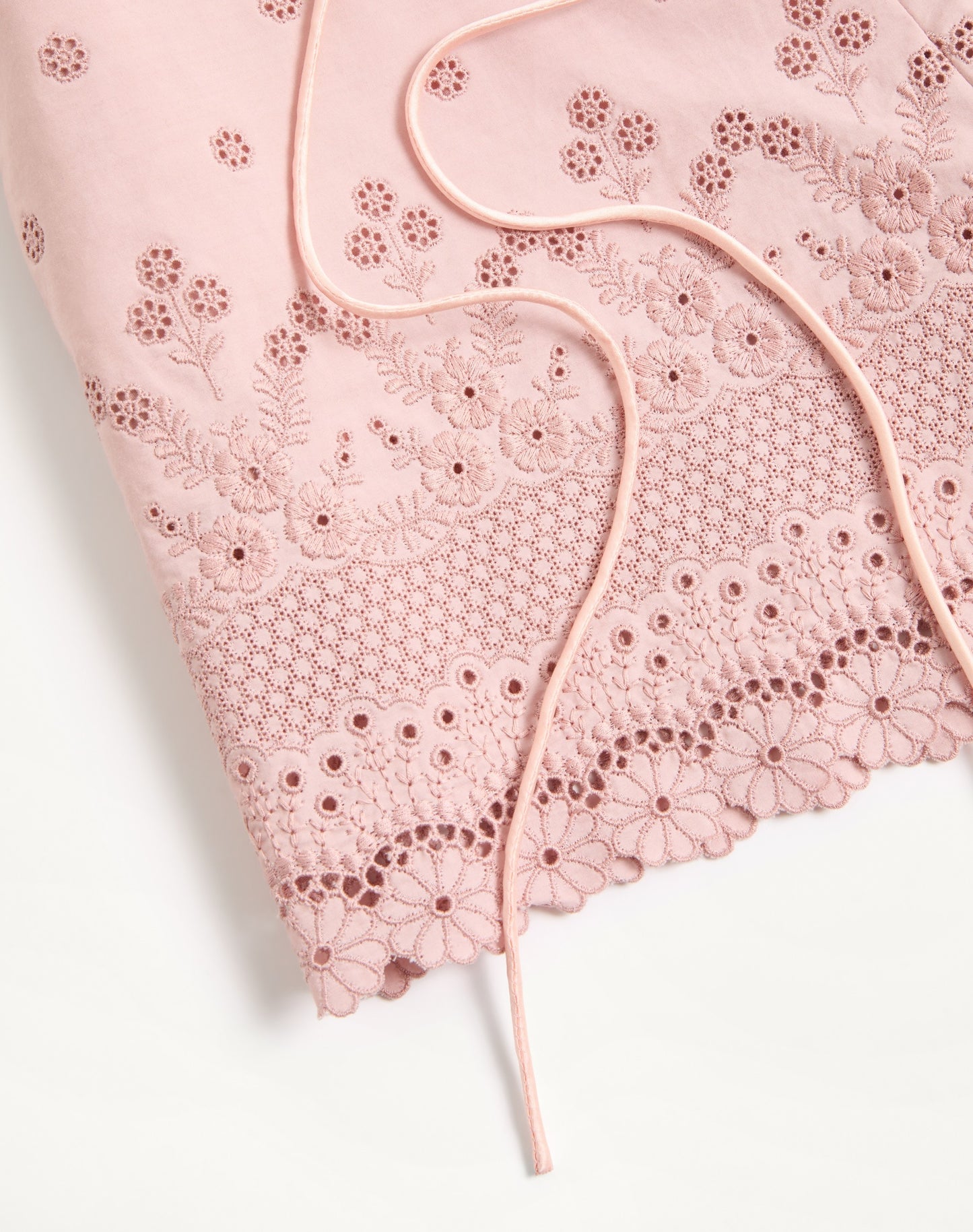 Sangallo Shorts With Fleur A Jours Daisy Pattern