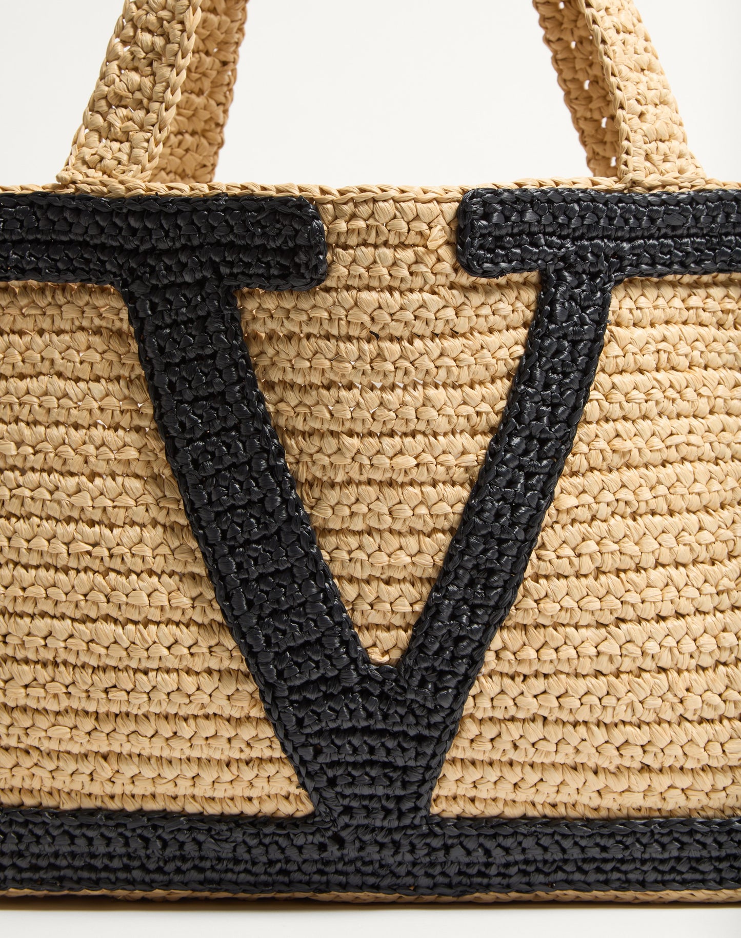 Valentino Garavani Viva Superstar Medium Shopping Bag In Raffia