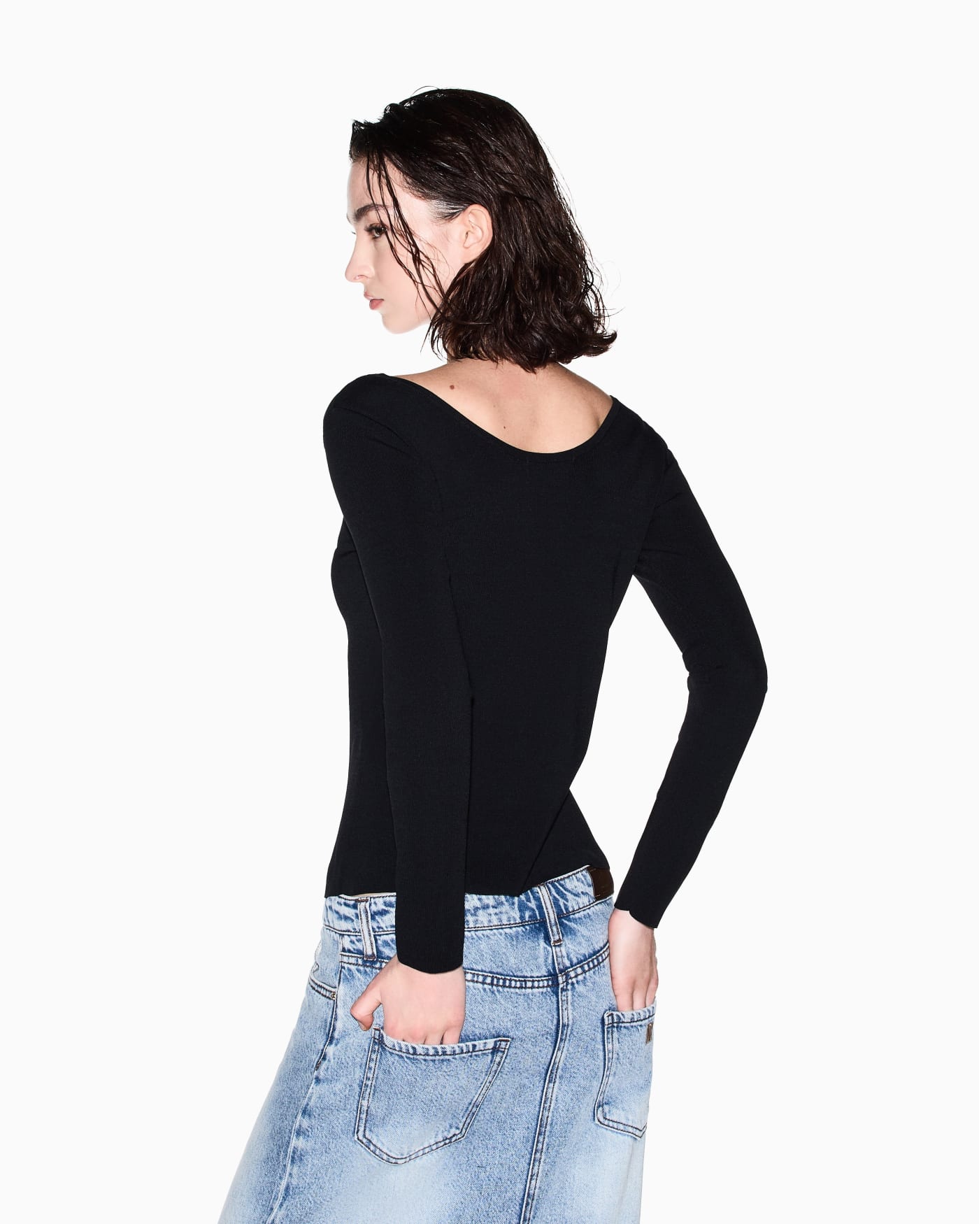 Long-sleeved boat neck sweater