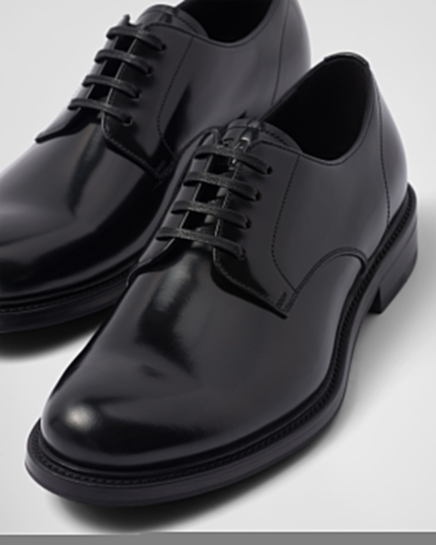 Brushed leather lace-up shoes