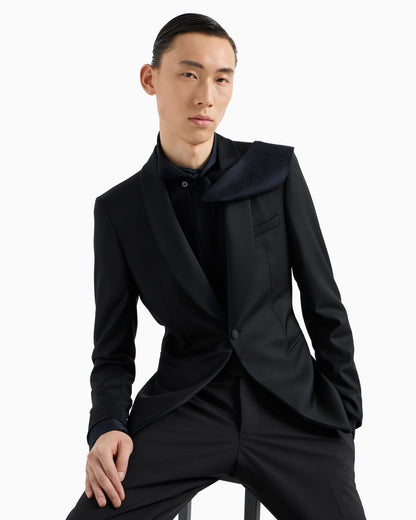 Single-breasted satin lapel jacket man