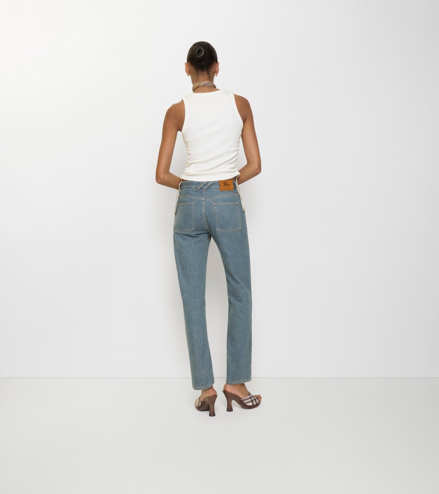 Mid-rise Straight Jeans in Mid blue