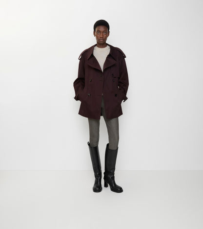 Short Gabardine Fitzrovia Trench Coat in Wine red