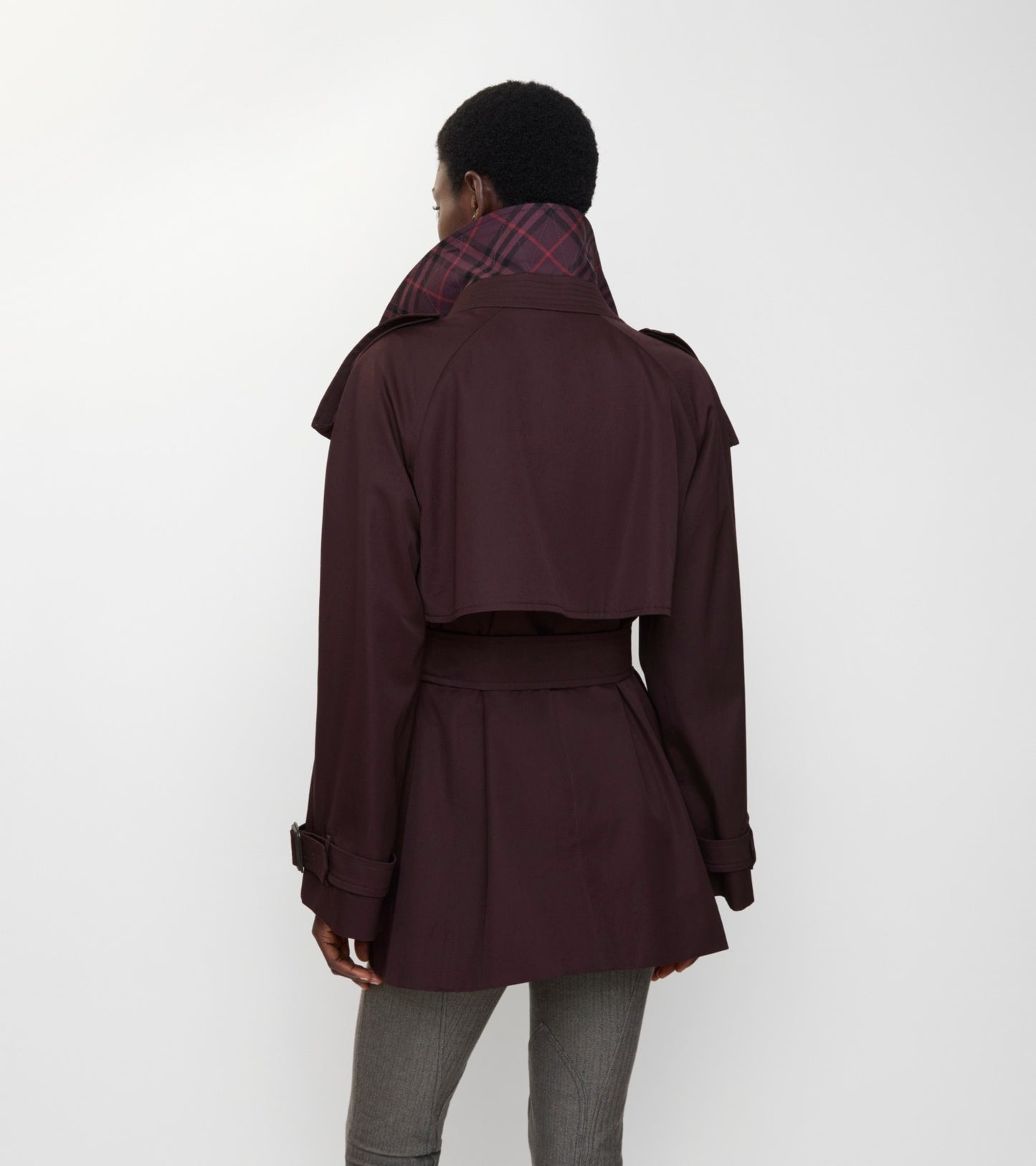 Short Gabardine Fitzrovia Trench Coat in Wine red
