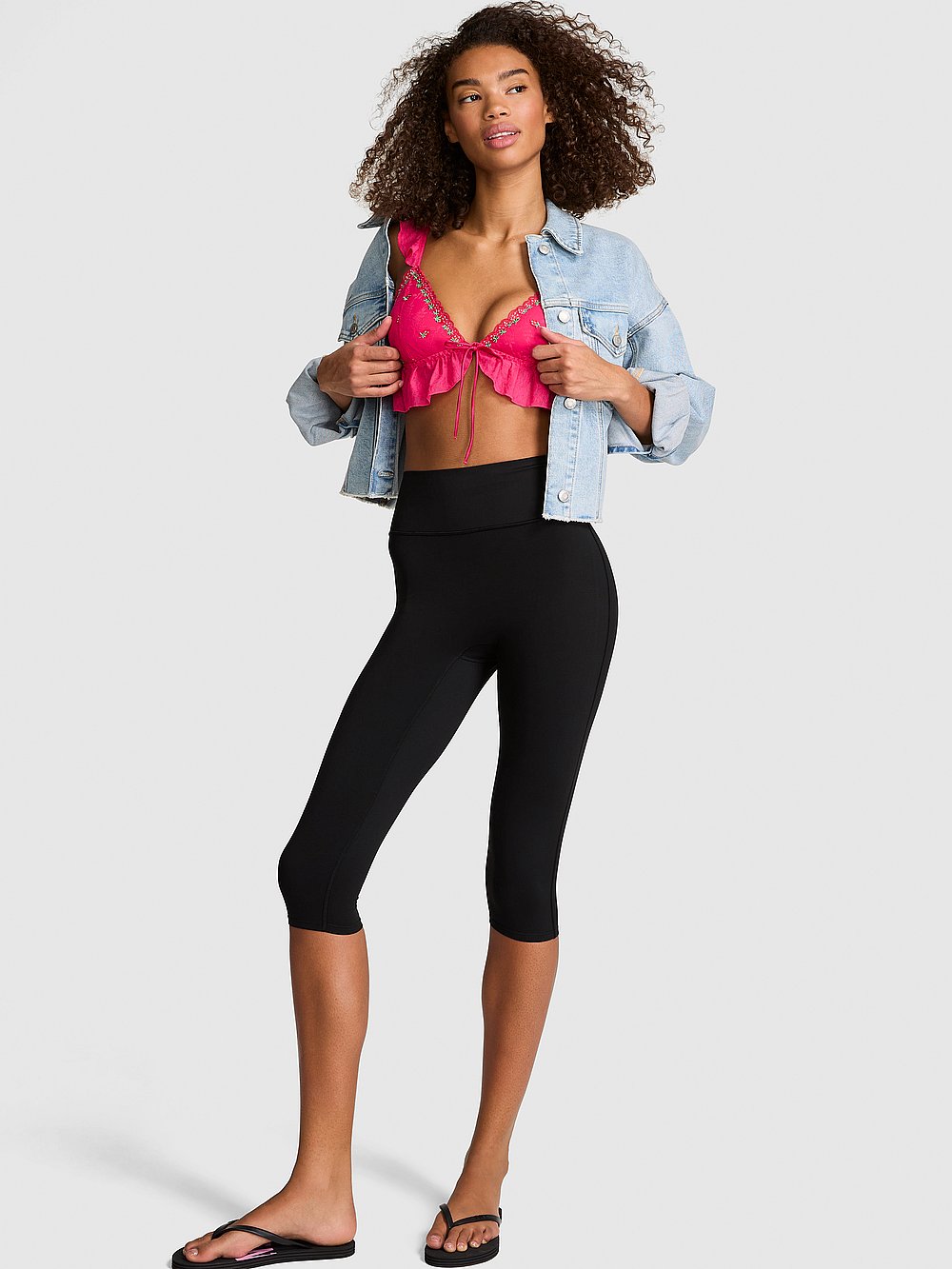 PINK Relay™ Capri Leggings