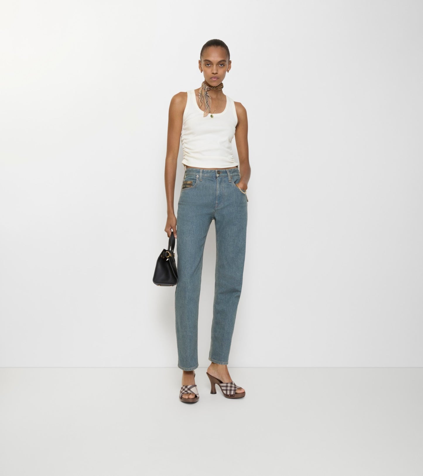 Mid-rise Straight Jeans in Mid blue