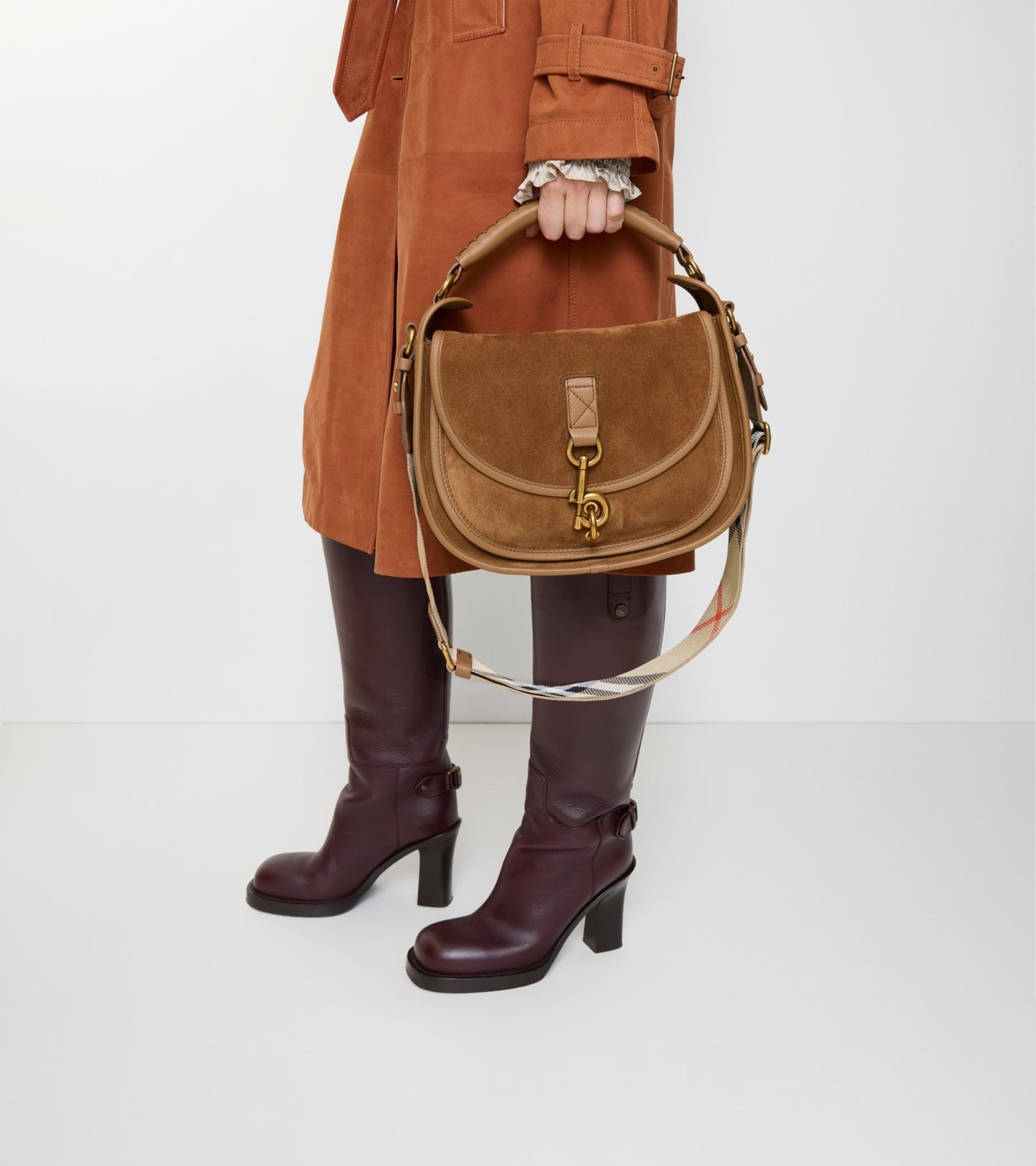 Small B Clip Messenger Bag in Hazel brown