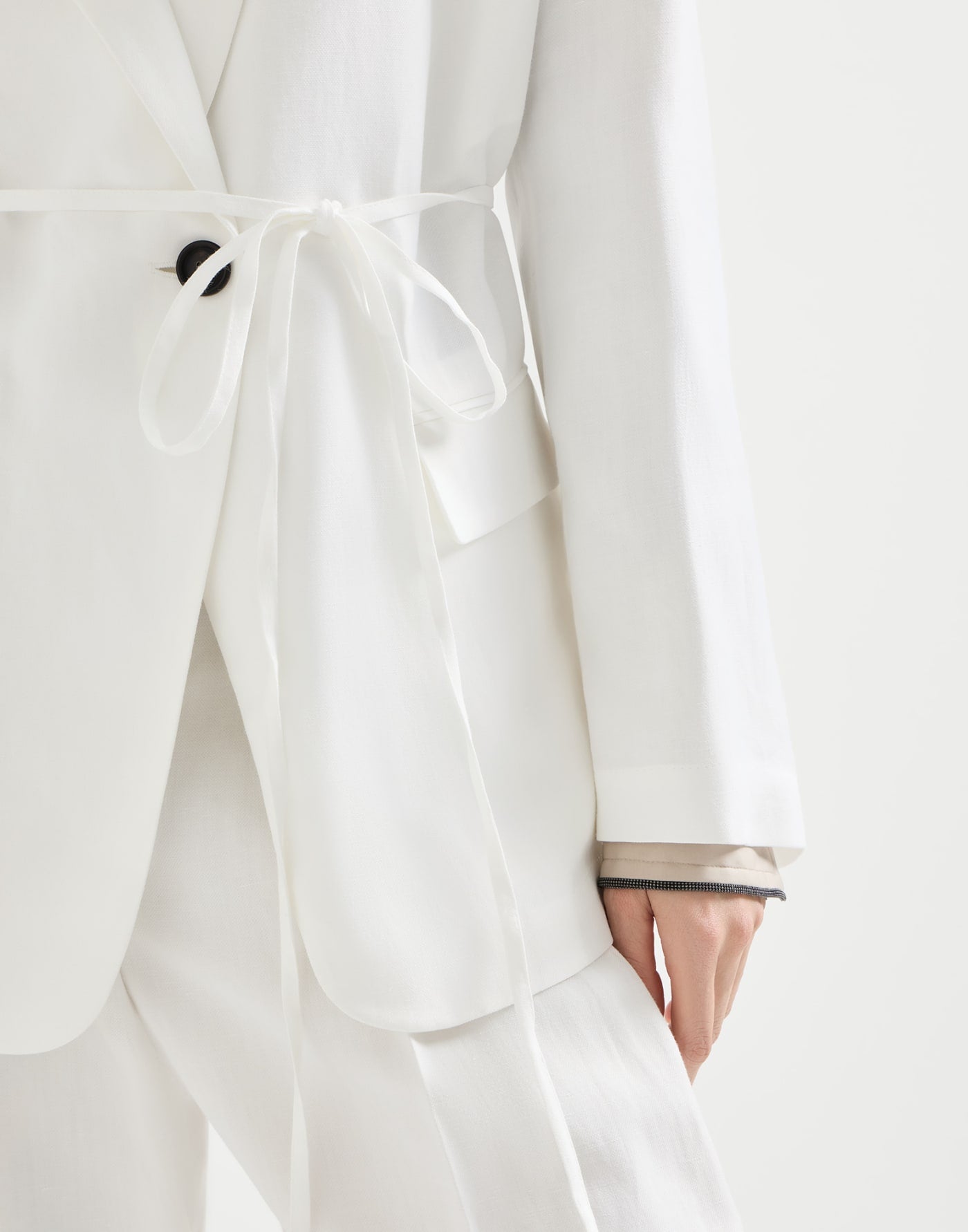 Viscose and linen fluid twill blazer with monili