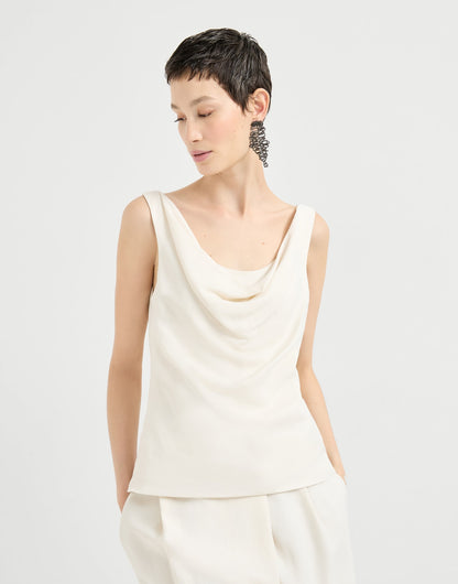 Viscose and linen fluid twill top