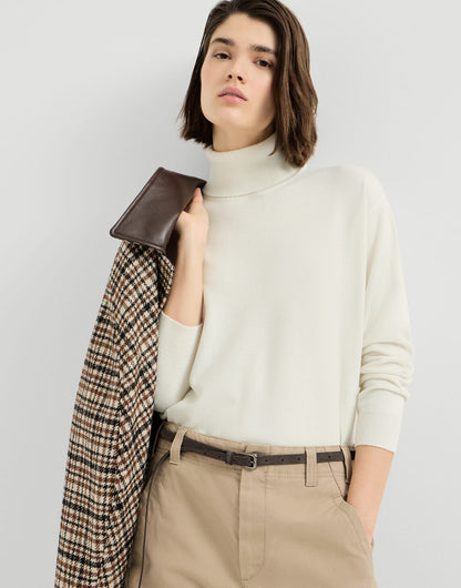 Cashmere turtleneck sweater with monili