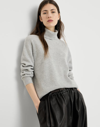 Cashmere English rib turtleneck sweater with monili