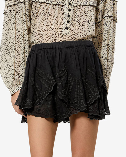 SHORT LAYALE