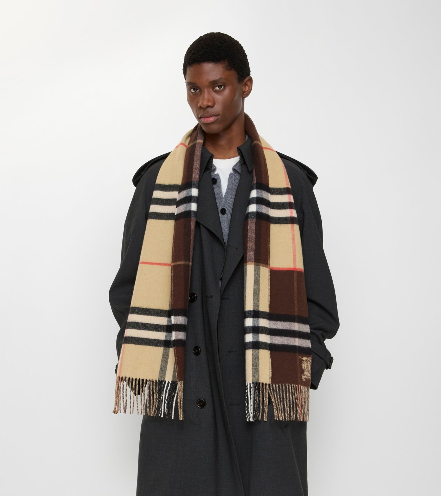 Contrast Check Cashmere Scarf in Sand beige/treacle brown