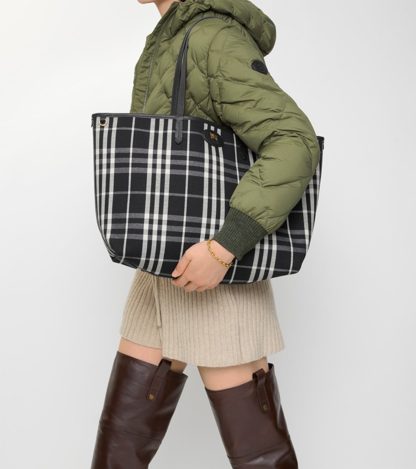 Medium Reversible Bloomsbury Tote in Black/calico beige