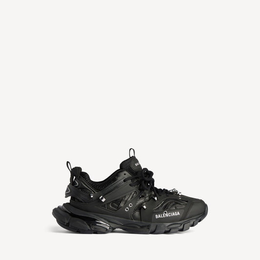 Track piercing  sneaker