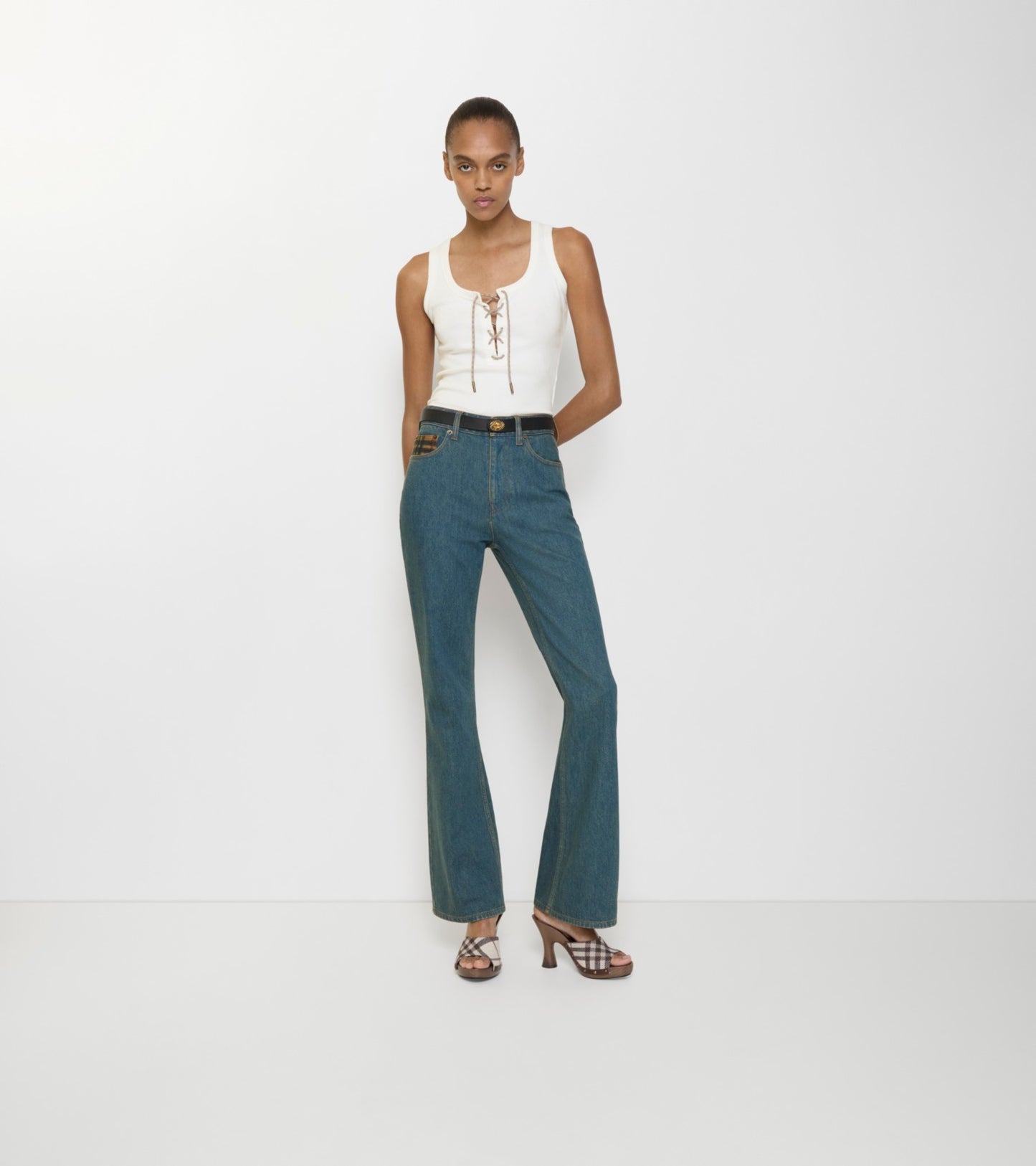High-rise Bootcut Jeans in Mid blue