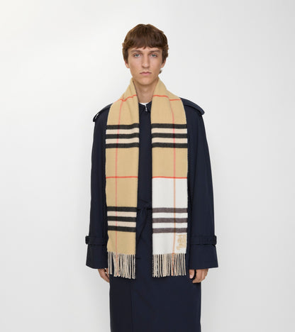 Contrast Check Cashmere Scarf in Sand beige/pebble white