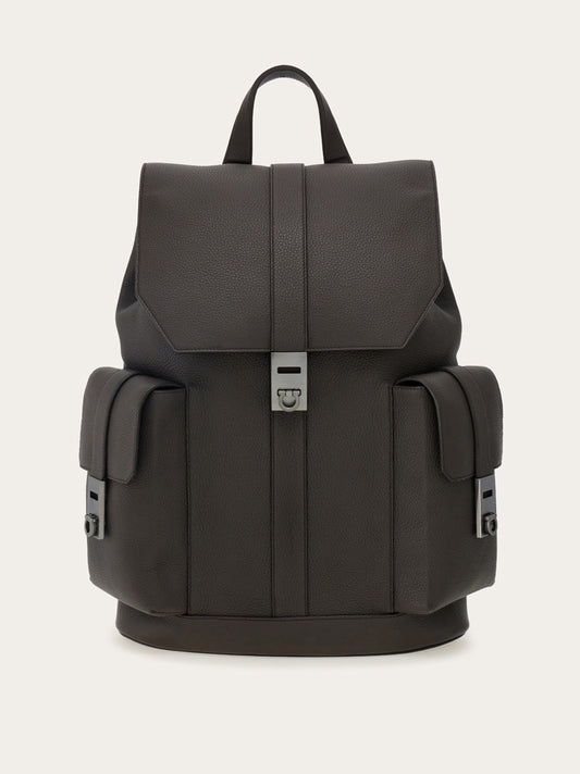 Utility backpack with Hug buckle