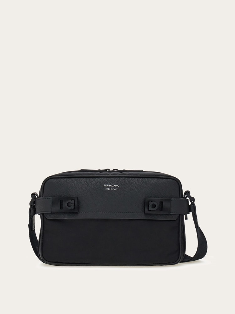 Crossbody bag with Hug buckle