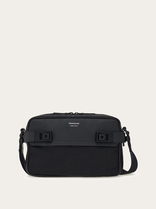 Crossbody bag with Hug buckle