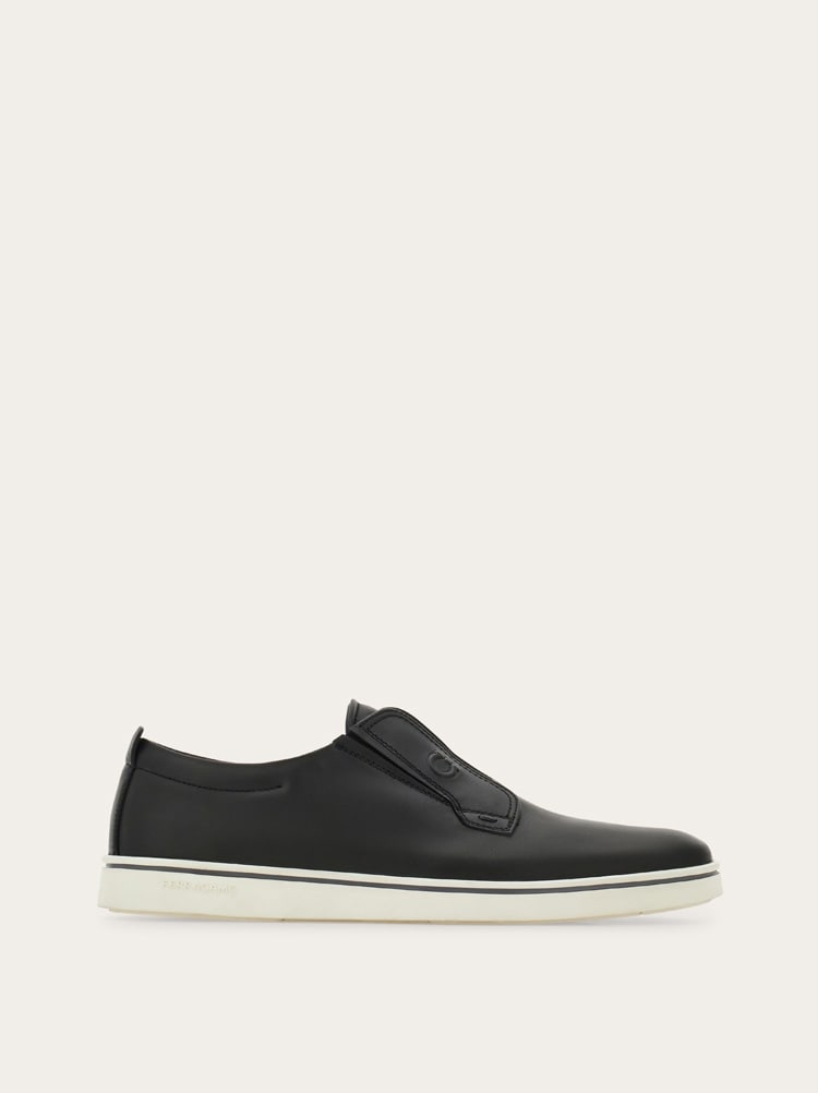 Derby slip-on