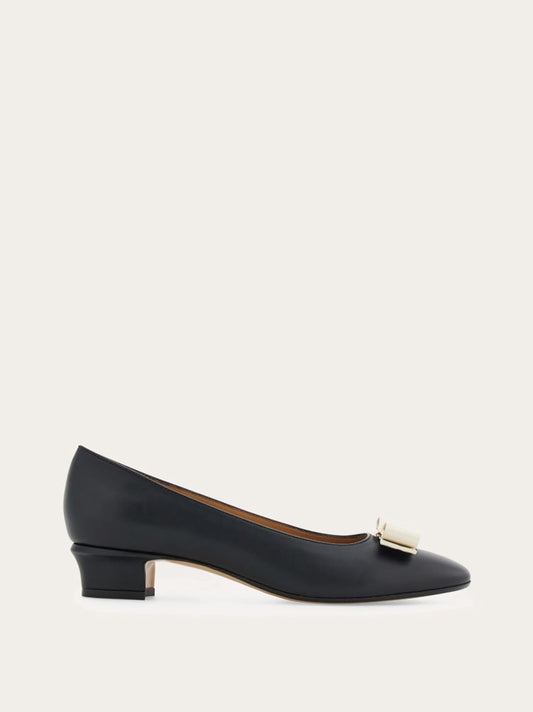Vara bow block heel pump