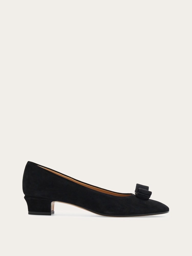 Vara bow block heel pump