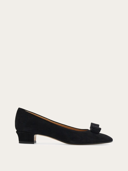 Vara bow block heel pump