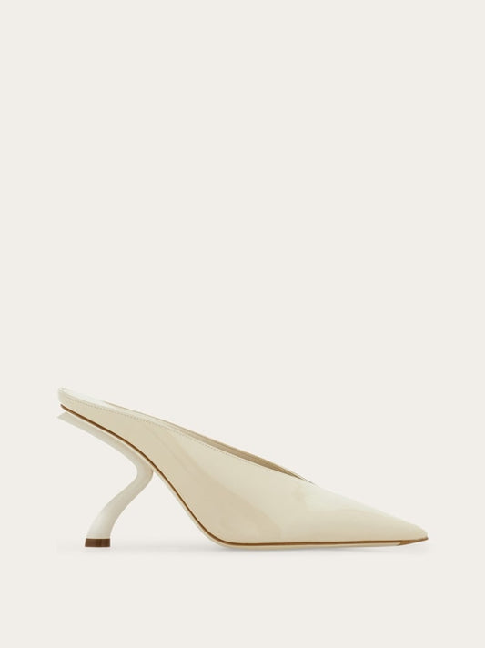 S-shaped heel mule