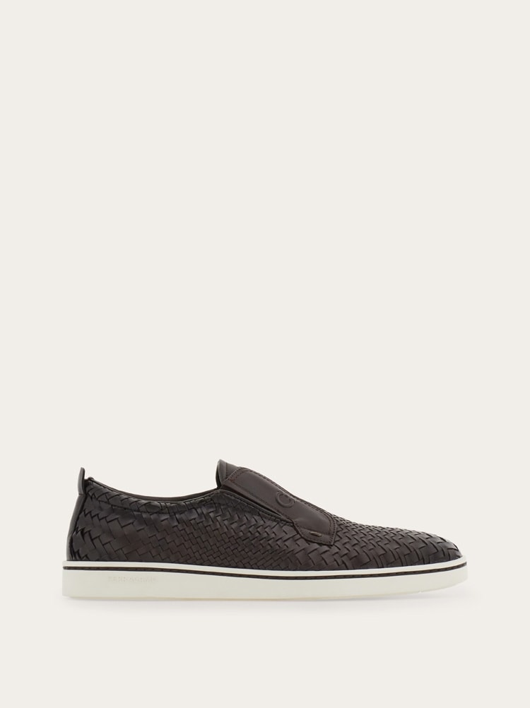 Derby slip-on