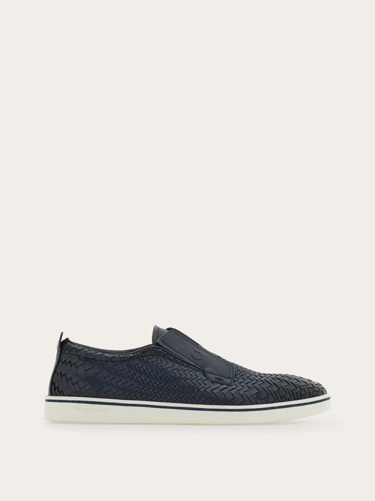 Derby slip-on