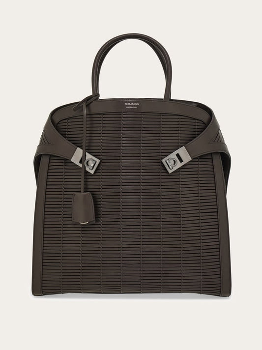 Hug tote bag