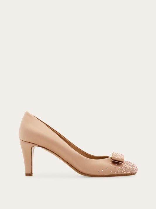 Vara bow pump with crystals