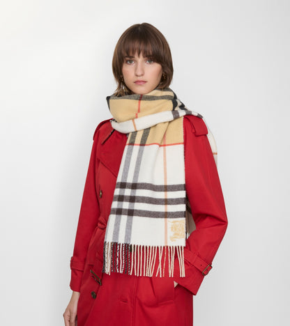 Contrast Check Cashmere Scarf in Sand beige/pebble white