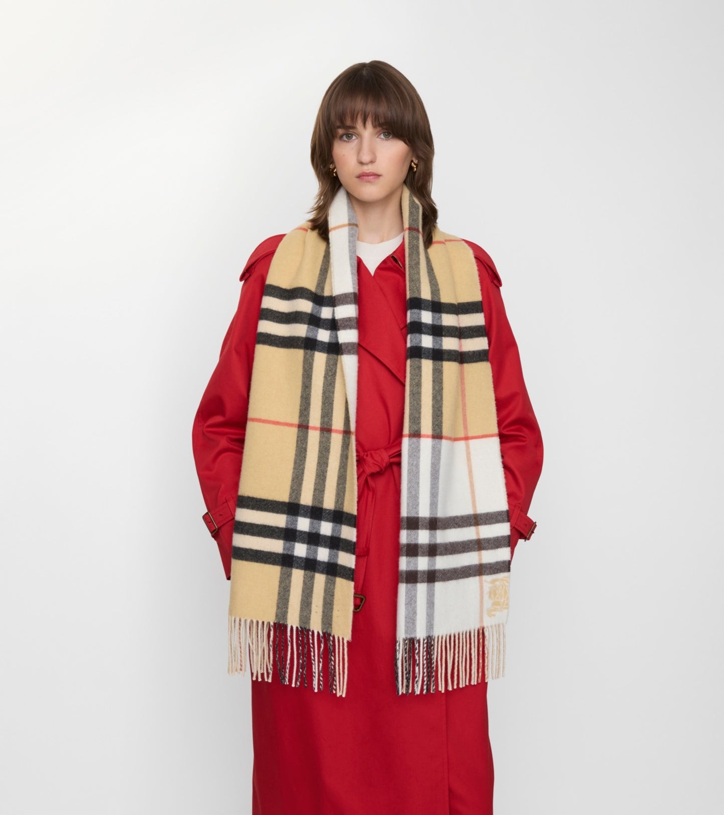Contrast Check Cashmere Scarf in Sand beige/pebble white