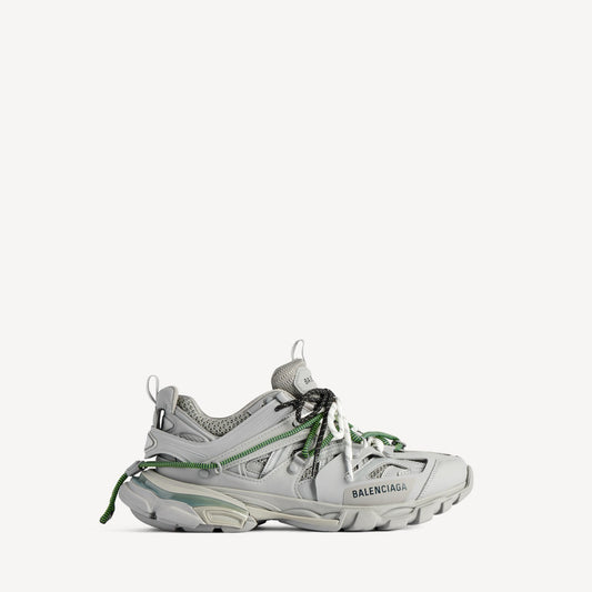 Track trail laces sneaker