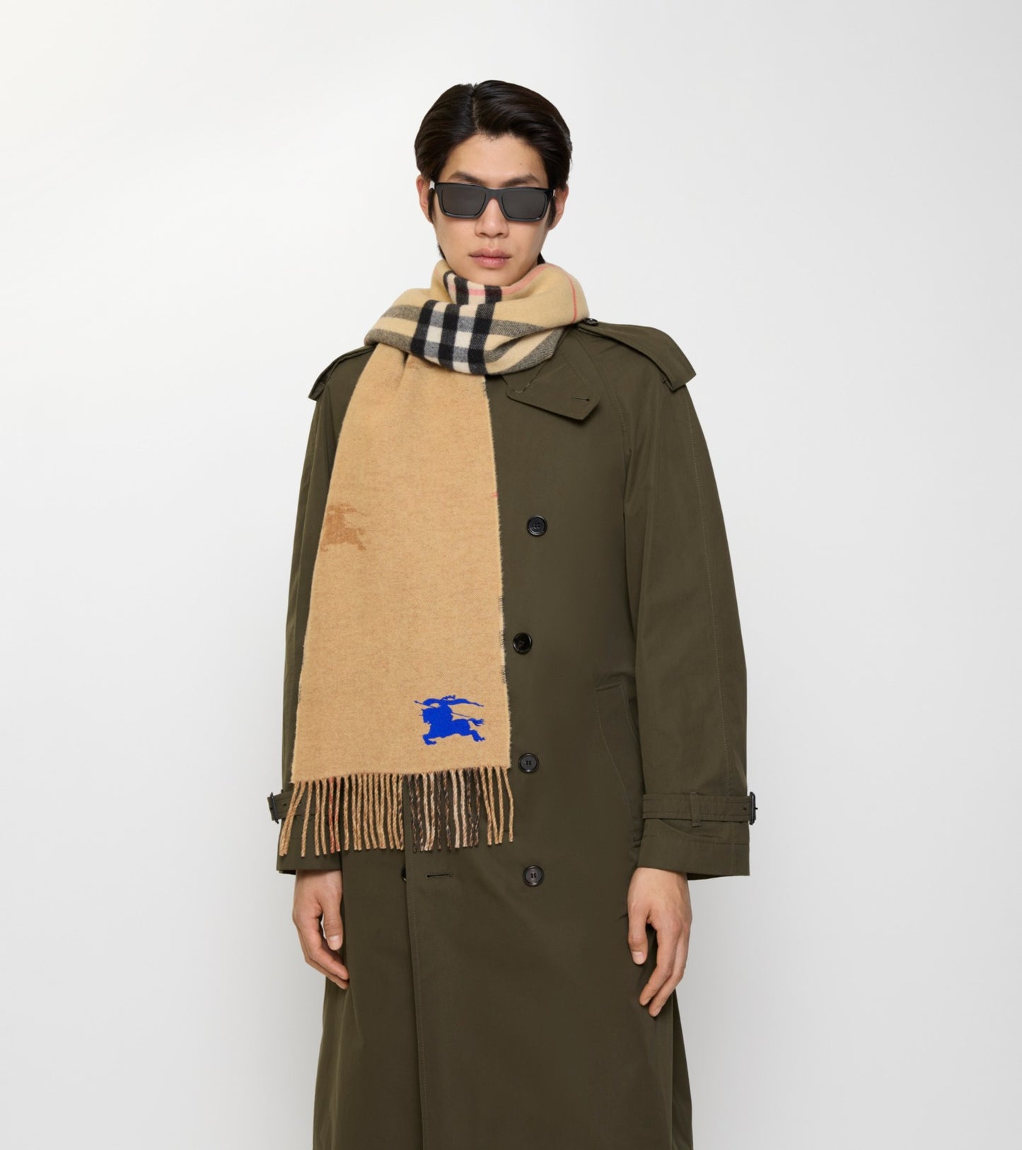 Reversible Knight Check Cashmere Scarf in Sand beige