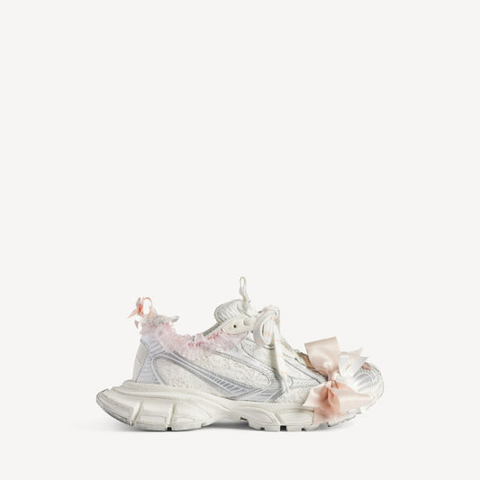 3xl lace sneaker